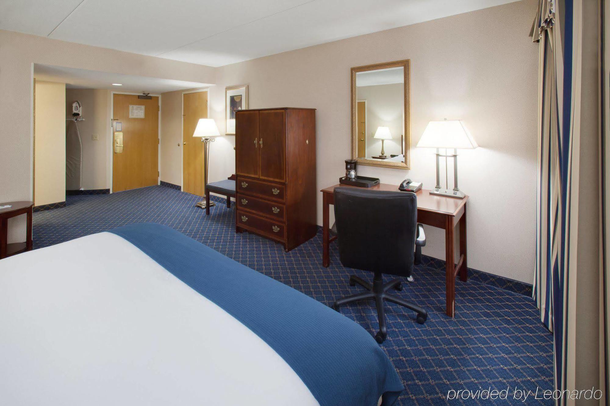 Holiday Inn Express Des Moines-At Drake University, An Ihg Hotel Bilik gambar